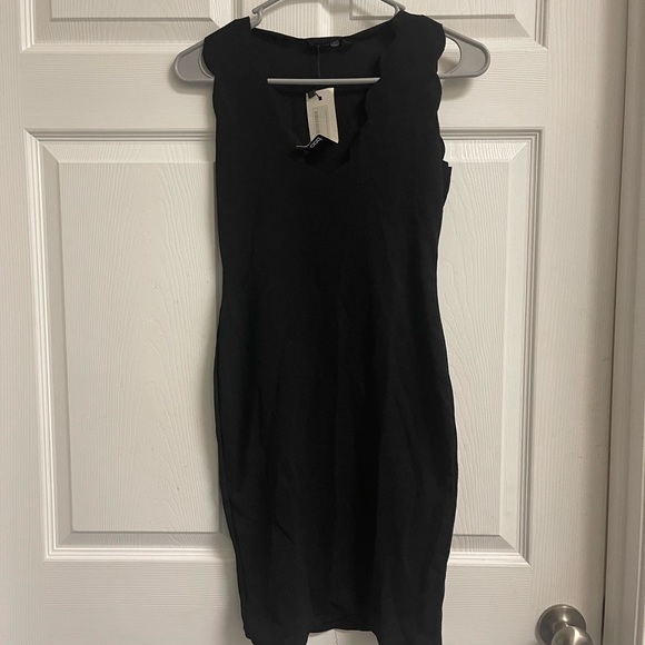 Size 4 Black cocktail dress NWT - Picture 1 of 2